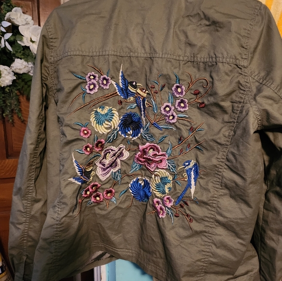 Ladies jacket - Picture 1 of 2